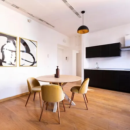 Plum Guide - Filo Gold Apartment Rome