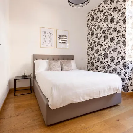 Apartment Plum Guide - Filo Gold